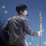 [시우민] 마이크가 요<b>정봉</b>으로 보인다능(시우민