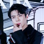 [세훈] 180207 프라다 <b>런칭</b>행사 고화질2