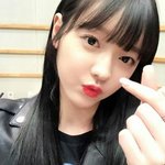 [스타일대결] 상큼한 인형 미모, 오마이걸 <b>유아</b>