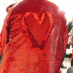 <b>등짝</b>에 하뚜 그린 가수