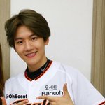 [백현] <b>시구</b> 백현! 뉴짤이래