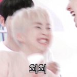 [EXO] 나 걍 계정 <b>몇</b>개 돌려서 다퉆했다