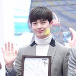 [BTOB] <b>성재</b> 손 진짜크다