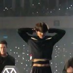 [EXO] 왐마 <b>상의</b>를 뭐이렇게 짧은 거 입혔디야