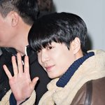 뉴이스트 <b>종현</b>이 웃는거 심쿵한댜..