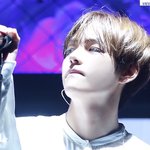 속눈썹이 <b>커튼</b>같은 아이돌