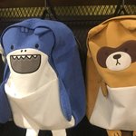 이거 매고 학교가면 애들이 이상하게 볼까?