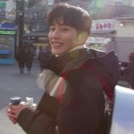 둘이 있으면 <b>어색</b>한데 어캄ㅠㅠ