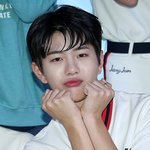 [<b>레알</b>개빡침] 아니 나는 셀카찍을 때 딱 이렇게 생겨서