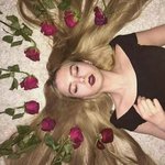 나 같이 밥 먹기 <b>뻘쭘</b>해서 밥도 안 먹고 있음