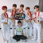 [아스트로] 등이 다 멍투성이<b>일정도</b>로