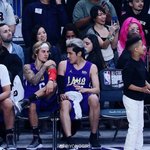 [댓글부탁해] 엑소 전 <b>멤버</b> 우이판이 <b>방탄소년단</b> 바르는데 착각하네...