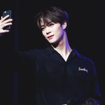 [아스트로] 블랙 <b>문빈</b>