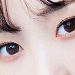 [댓글부탁해] 정채연 애교살에 섀도우 무슨 <b>색상</b>이야?