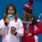 킴<b>부탱</b>이랑 최민정 선수 손하트 움짤ㅋㅋㅋ