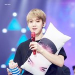 [EXO] 백현이 <b>왼팔</b>엔 경수 오른손에는 나있네