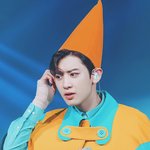 [EXO] 박찬열 이거 옷이랑 얼굴이랑 너무 매치가안됨ㅋㅌㅋㅋㅋㅋㅋㅋㅋ