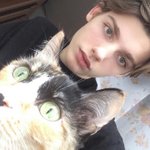 이 모델 누구냐고 글이 많이 올라오는거같아서 정보<b>뿌림</b>