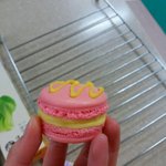 오눌은 선물용으로 마카롱 만둘었어><