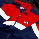 [EXO] 약간 교복에 입기 좋은 <b>발랄</b>한? 그런 트랙탑이나 후드