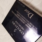 [방탈<b>죄송</b>] 사진유)화장품 매장 직원 또는 화장품 잘아시는분 도와주세요