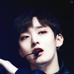 [윤지성] 눈<b>화장</b> 정보알고싶다
