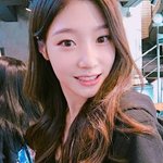 [댓글부탁해] 학교갈<b>때</b> <b>화장</b> 뭐뭐함?댓ㄱㄱㄱ