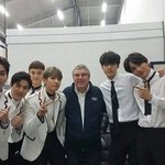 [EXO] <b>변백현</b> 초커 하고 무대섰으면 좋게따 내가 개좋아하니까