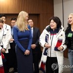 [EXO] <b>변백현</b> 조카 다소곳하네ㅋㅋㅋㅋ