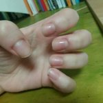 너희 이 손톱이 <b>단정</b>해보여?