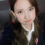 [댓글부탁해] 나연볼처럼 <b>연출</b>하려면 블러셔어떻게발라야해??