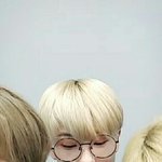 [NCT] 지성이 댓글보려고 눈 내리깐거
