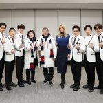 [EXO] 뜬금없는데 애들얼굴도 다들 실물봤겠지만 <b>조카</b><b>말</b>도안되게작은데