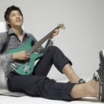 [추반좀부탁] 얘들아 <b>미백</b>썬크림을 살까 파데를 살까