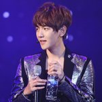 [백현] 백현이 어깨 넓어<b>진</b>거봨ㅋ