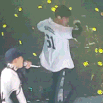 [EXO] 전설의 노란 <b>물체</b>...