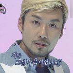 내일 학교에서 먹을 군것질거리 사러 편의점 갔는데