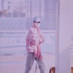 [EXO] 준며니 신발도 <b>핑크</b>ㅋㅋㅋㅋㅋ