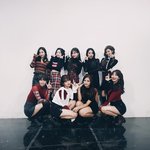 안 쓰러지는게 신기한 트와이스