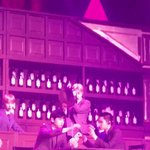 [EXO] 민석이 <b>쟁반</b> 보는거 봄?ㅋㅋ