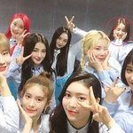 [댓글부탁해] 모모랜드<b>연우</b> 단체사진보면 항상 뒤에 있는 거 같음