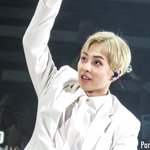 [시우민] 잉차잉차 귀엽게 <b>사인</b>볼 던지는 시우민