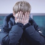 손에 <b>반지</b>낀 남돌