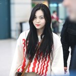 <b>엄지</b> 요즘에 점점 예뻐지는듯?