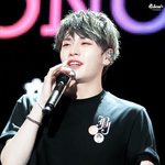 눈물 <b>퐁퐁</b> 쏟는 아이돌