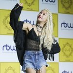 의외로 다리가 말라서 놀란 여돌