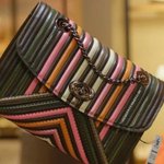 20대 중반 여자인데 <b>코치</b> 가방 어떨까요?