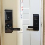 [드루와바] <b>내방</b>에 도어락을 달았는데.. 내가 오버하는거라니!?