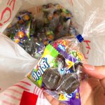 [댓글부탁해] +추가)내일 반 전체에 <b>사탕</b> 돌리면 싫음?