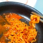[드루와] 야 치츠<b>불닭</b> 진짜 ㄹㅇ 개맛있는데? 시리즈중에